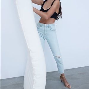 ZARA SLIM FIT HI-RISE RIPPED JEANS